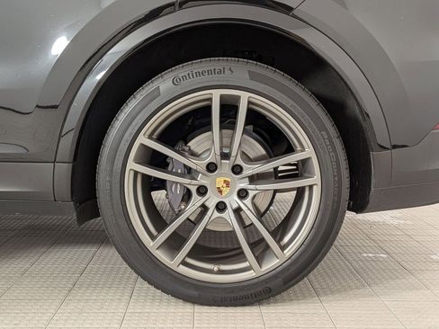 Certified 2023 Porsche Cayenne Platinum Edition AWD/4WD image 26