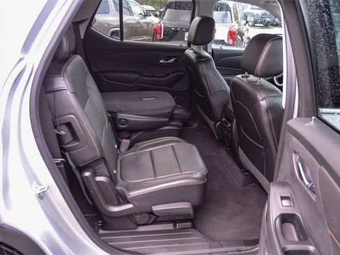 Used 2018 Chevrolet Traverse LT image 17