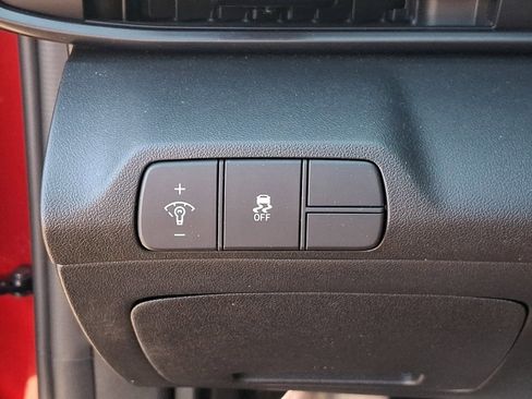 Certified 2025 Hyundai Elantra Sport image 26