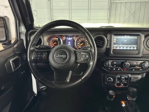 Used 2022 Jeep Gladiator Sport AWD/4WD image 40