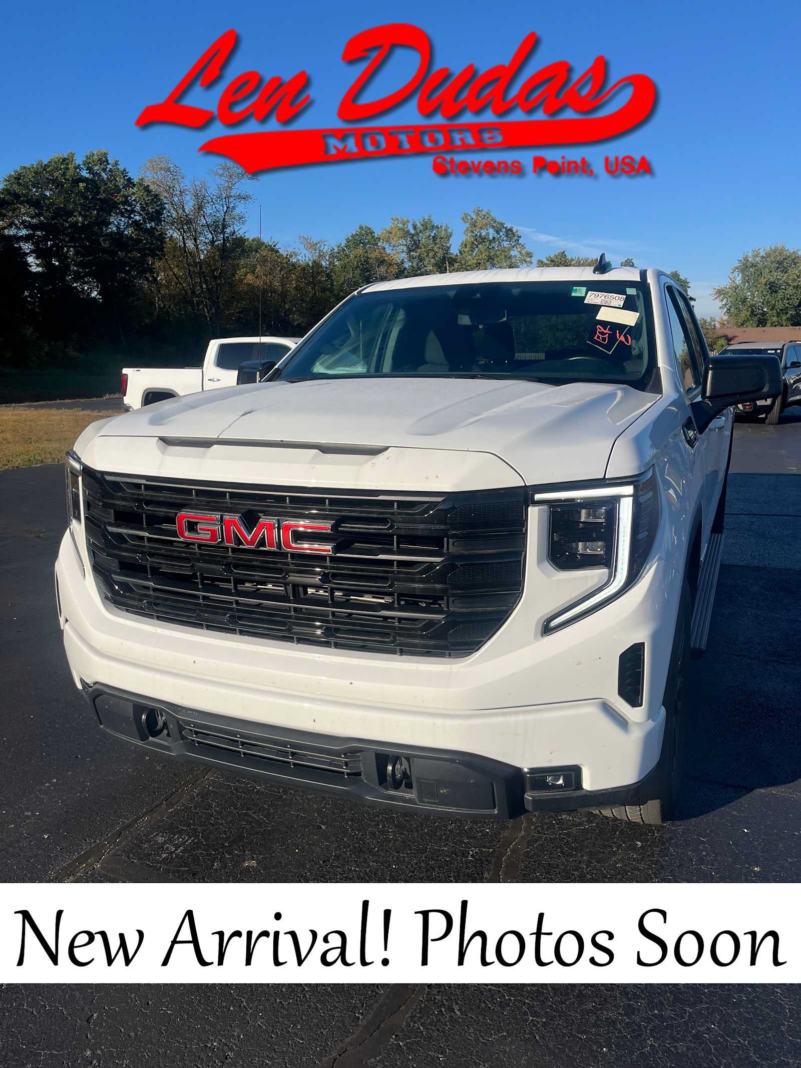 Used 2025 GMC Sierra 1500 Elevation AWD/4WD image 1