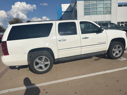 Used 2014 Chevrolet Suburban LTZ image 11