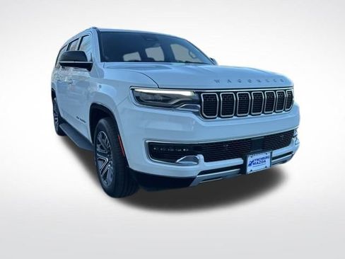 Used 2024 Jeep Wagoneer L Series II w/ Flexible Seating Group image 9