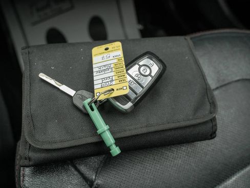 Used 2019 Ford Explorer Sport image 30