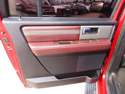 Used 2017 Ford Expedition EL Platinum image 21