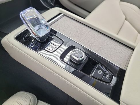 New 2026 Volvo XC90 B6 Ultra w/ Protection Package AWD/4WD image 19