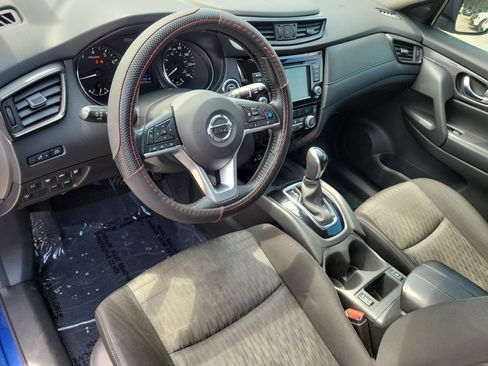 Certified 2020 Nissan Rogue SV w/ Sun & Sound Touring Package FWD image 12