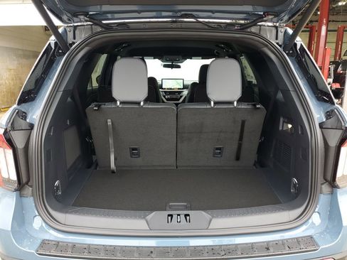 New 2026 Ford Explorer ST-Line image 32