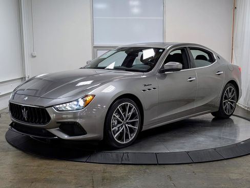 Used 2022 Maserati Ghibli Modena image 4