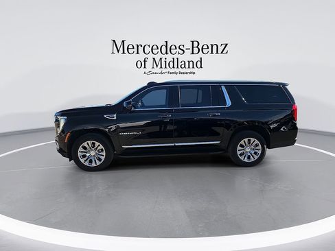 Used 2025 GMC Yukon XL Denali AWD/4WD image 5