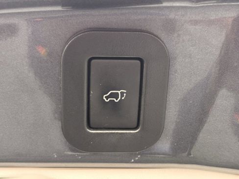 Used 2013 Toyota Venza XLE image 33