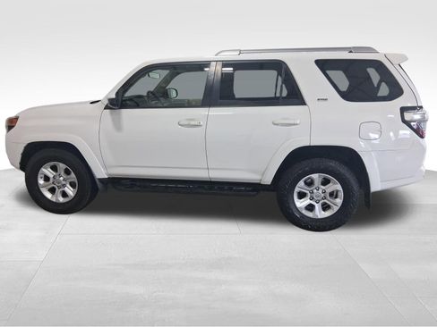 Used 2015 Toyota 4Runner SR5 RWD image 8