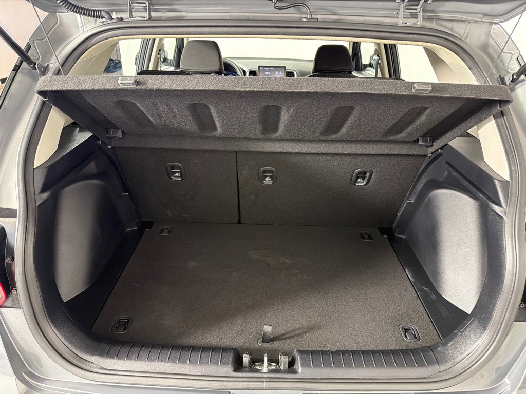 Used 2026 Hyundai Venue SE FWD image 19