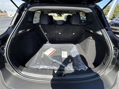 New 2026 Nissan Kicks SR w/ SR Premium Package image 24