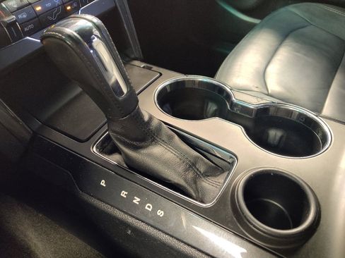 Used 2016 Ford Explorer XLT w/ Equipment Group 202A FWD image 26