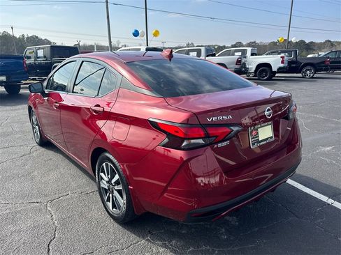Used 2021 Nissan Versa SV image 8