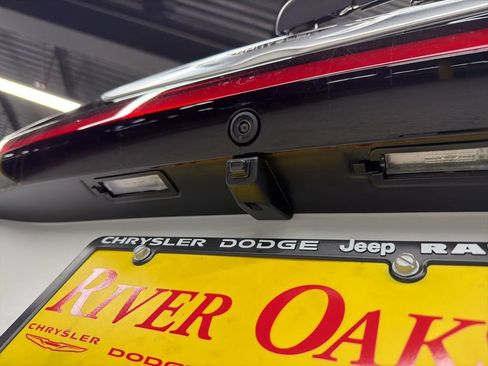 New 2026 Chrysler Pacifica Select image 7