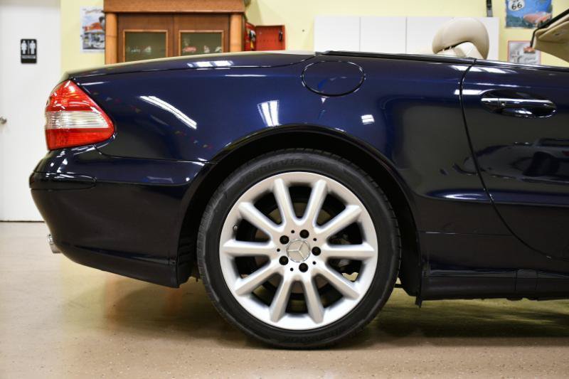 Used 2008 Mercedes-Benz SL 550 w/ P1 Pkg image 57