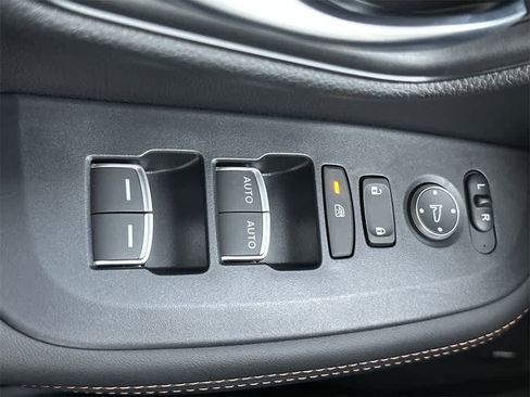 Used 2025 Honda HR-V Sport image 17