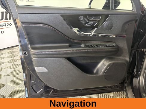 Used 2023 Lincoln Corsair Reserve w/ Equipment Group 201A image 8