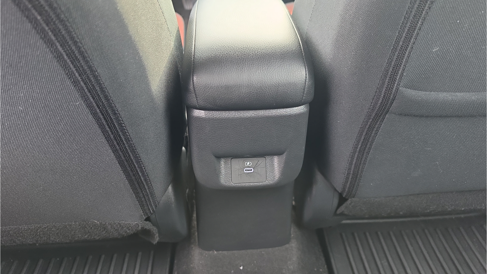 Used 2025 Nissan Versa SR w/ Trunk Package FWD image 18