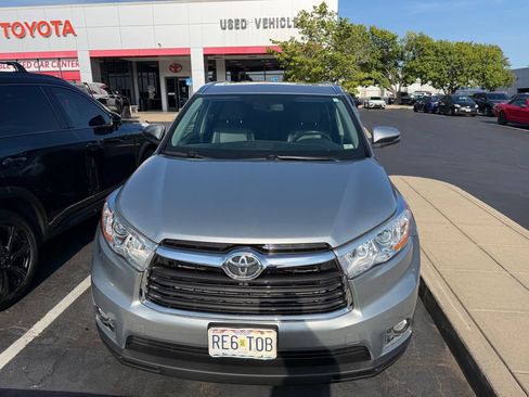 Used 2014 Toyota Highlander Limited AWD/4WD image 2