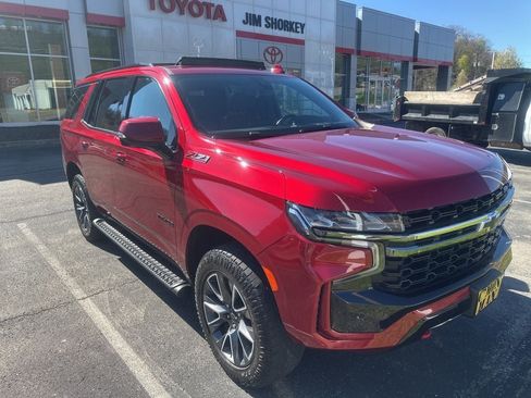Used 2021 Chevrolet Tahoe Z71 w/ Z71 Signature Package image 1