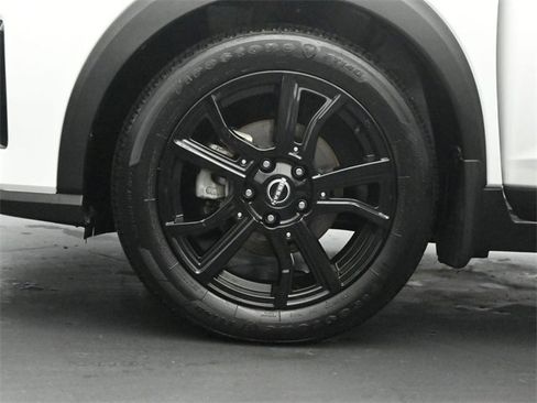 Used 2023 Nissan Kicks SR image 33