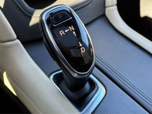 Used 2017 Cadillac XT5 Luxury w/ Driver Awareness Package image 44