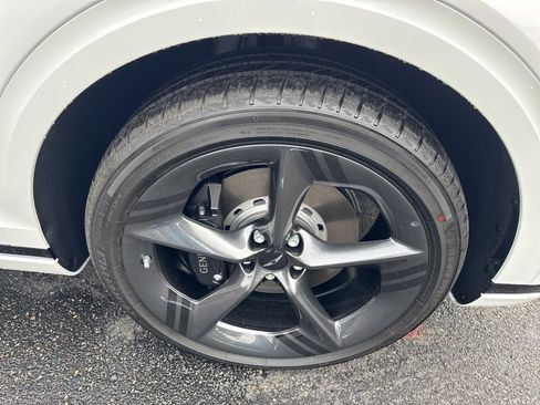 New 2026 Genesis GV70 2.5T Sport Prestige image 9