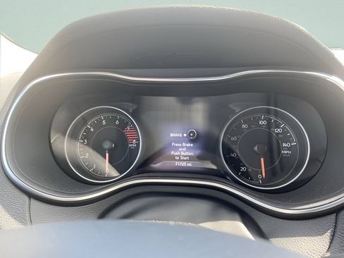 Used 2021 Jeep Cherokee Latitude Lux w/ Comfort/Convenience Group AWD/4WD image 19