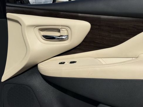 Used 2023 Nissan Murano Platinum w/ Cargo Package FWD image 31