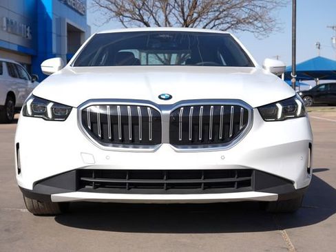 Used 2026 BMW 530i xDrive image 9