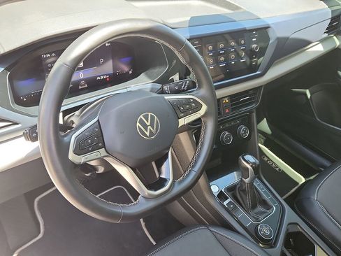 Used 2023 Volkswagen Taos SE w/ Panoramic Sunroof Package AWD/4WD image 8