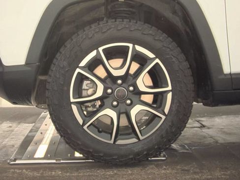 Used 2025 Jeep Compass Trailhawk AWD/4WD image 10