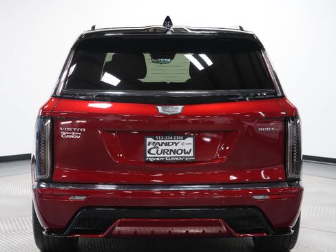 Used 2026 Cadillac Vistiq Platinum w/ LPO, Floor Liner Package AWD/4WD image 10