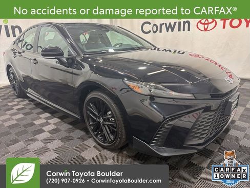 Used 2025 Toyota Camry SE image 1