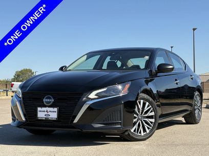 Used 2024 Nissan Altima 2.5 SV