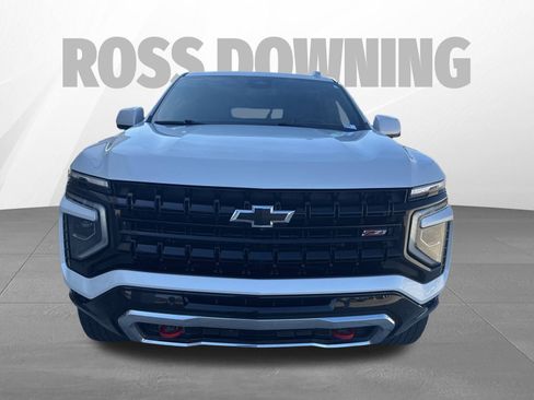 Used 2025 Chevrolet Suburban Z71 image 12