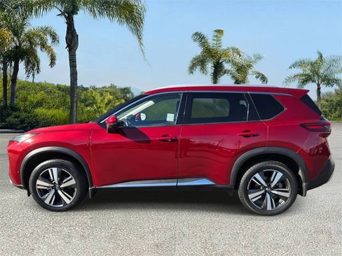 Used 2022 Nissan Rogue Platinum w/ Head-Up Display Package FWD image 2