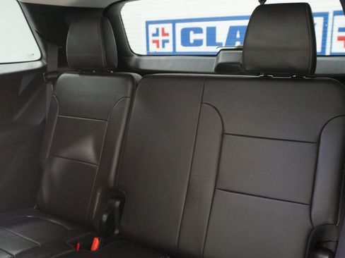Used 2020 Chevrolet Traverse LT w/ LT Premium Package FWD image 32