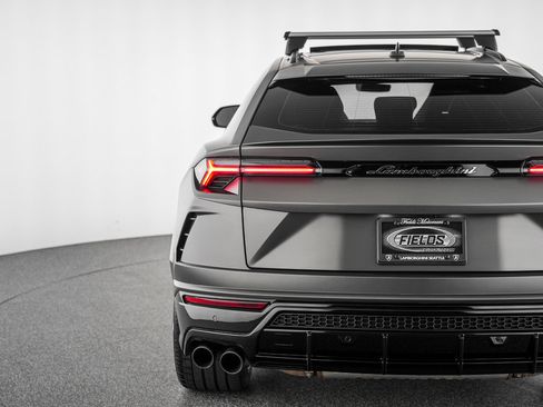 Used 2022 Lamborghini Urus AWD/4WD image 45