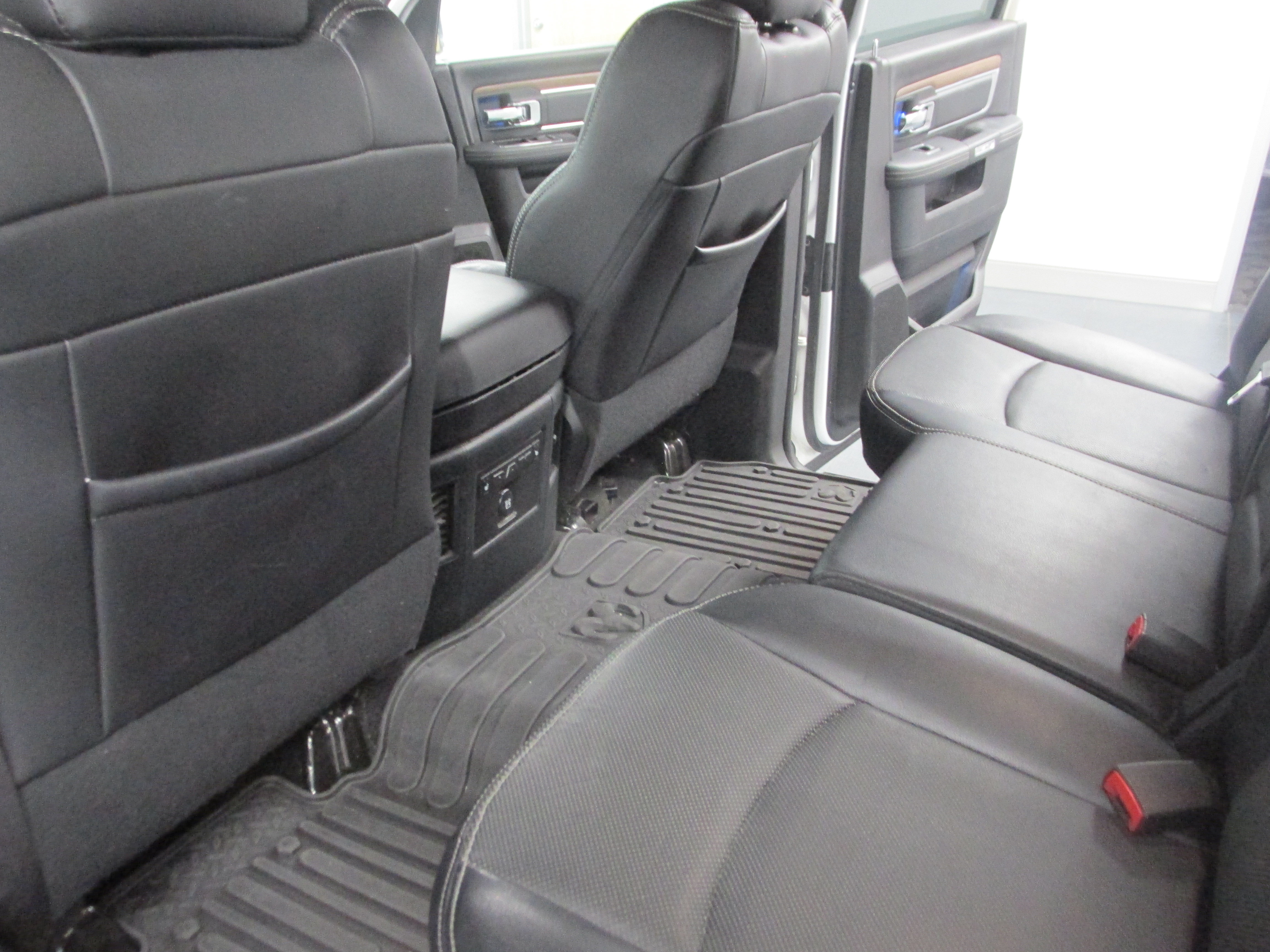 Used 2017 RAM 1500 Laramie w/ Convenience Group AWD/4WD image 23