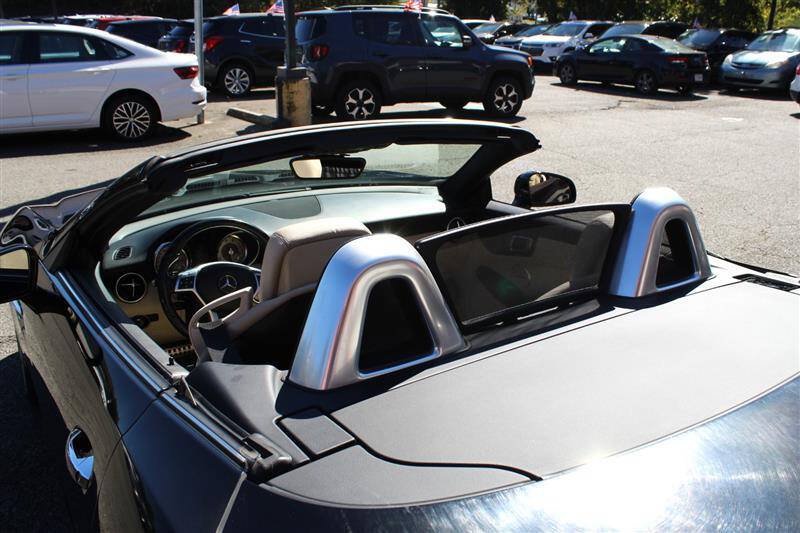 Used 2015 Mercedes-Benz SLK 250 w/ Premium Package image 13