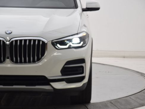 Used 2022 BMW X5 xDrive40i w/ Parking Assistance Package AWD/4WD image 10