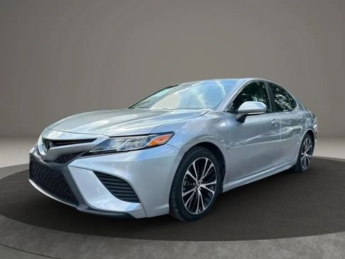 Used 2018 Toyota Camry SE w/ Convenience Package image 1