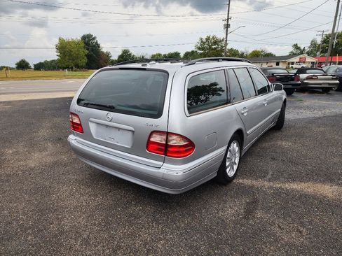 Used 2000 Mercedes-Benz E 320 4MATIC Wagon image 4