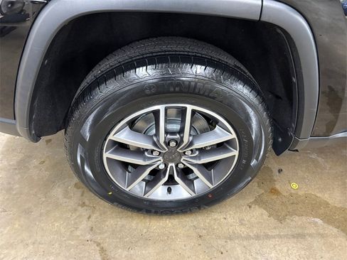 Used 2021 Jeep Grand Cherokee Limited w/ Premium Lighting Group image 37