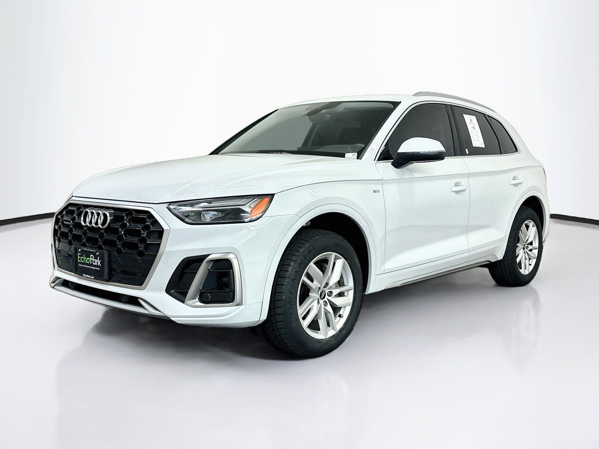 Used 2023 Audi Q5 2.0T Premium w/ Convenience Package AWD/4WD image 3