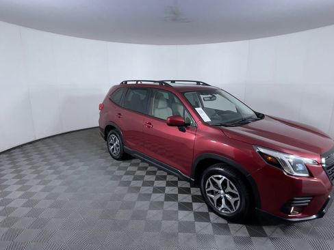 Used 2023 Subaru Forester Premium AWD/4WD image 2